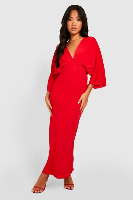 Boohoo Petite Maxikleid mit schrägem Schnitt und Engelsärmeln - Image 3