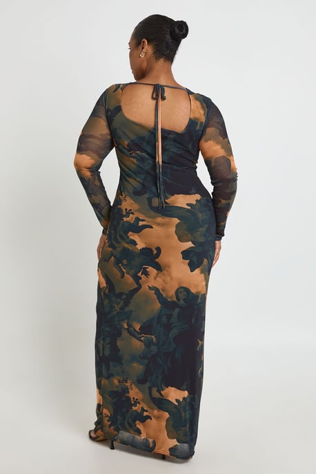 Boohoo Plus bedrucktes Mesh-Maxikleid mit tiefem Rückenausschnitt - Image 2