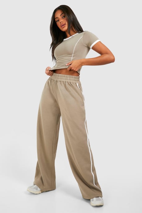 Boohoo T-Shirt mit Paspeldetail und Jogginghose mit geradem Bein im Set - Image 1