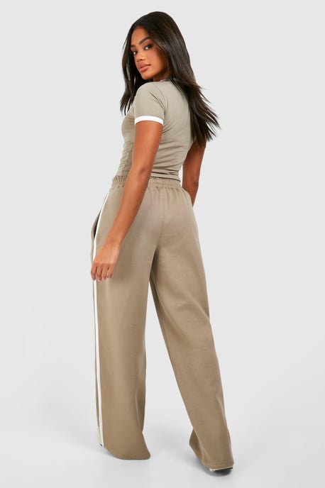 Boohoo T-Shirt mit Paspeldetail und Jogginghose mit geradem Bein im Set - Image 2
