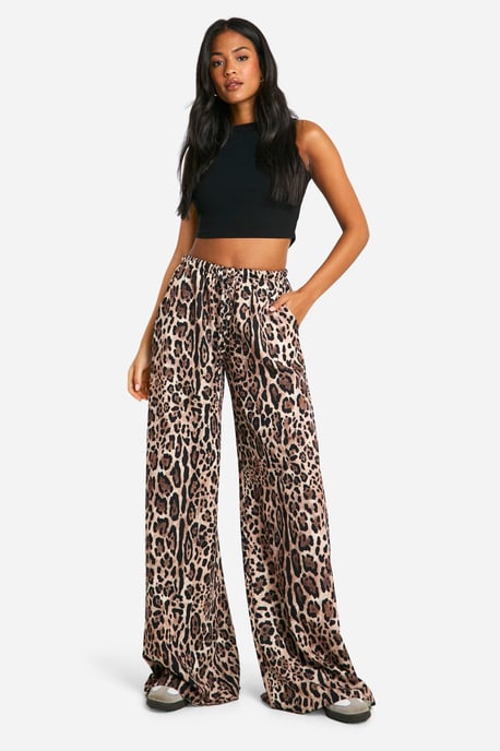 Boohoo Tall Hose mit Animalprint und weitem Bein - Image 1