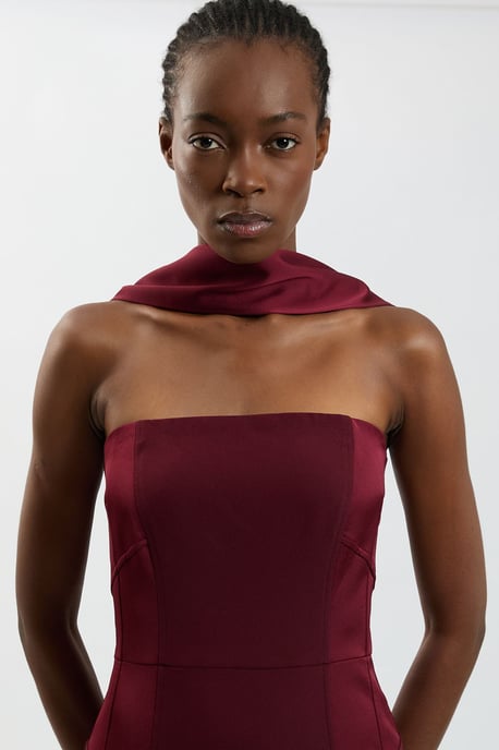 Satin-Back-Crêpe maßgeschneidertes Bardot-Maxikleid - Image 2