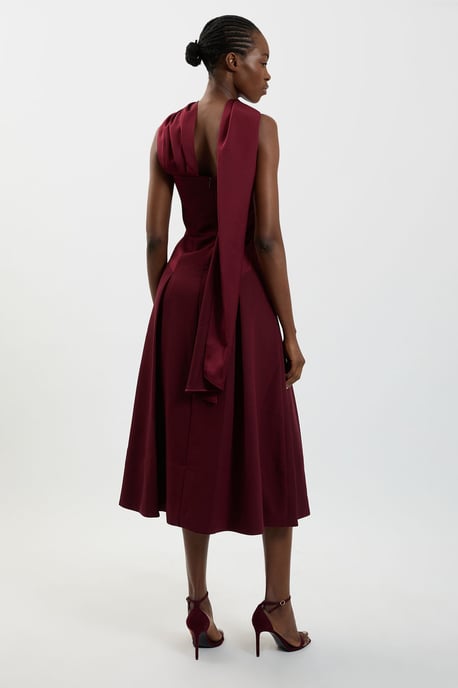 Satin-Back-Crêpe maßgeschneidertes Bardot-Maxikleid - Image 3