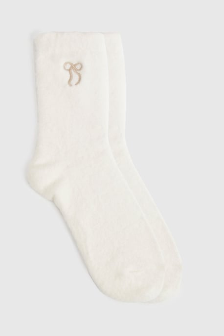 Bestickte flauschige Socken mit Schleifendetail - Image 2