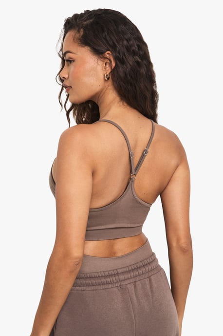 Boohoo Basics Seamless Rib Gepolsterter Sport-BH mit leichtem Halt - Image 2