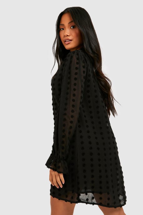 Boohoo Petite Dobby Struktur Shiftkleid mit hohem Kragen - Image 2