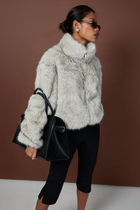 Boohoo Vintage-Look Jacke aus Kunstpelz mit Stehkragen - Image 3