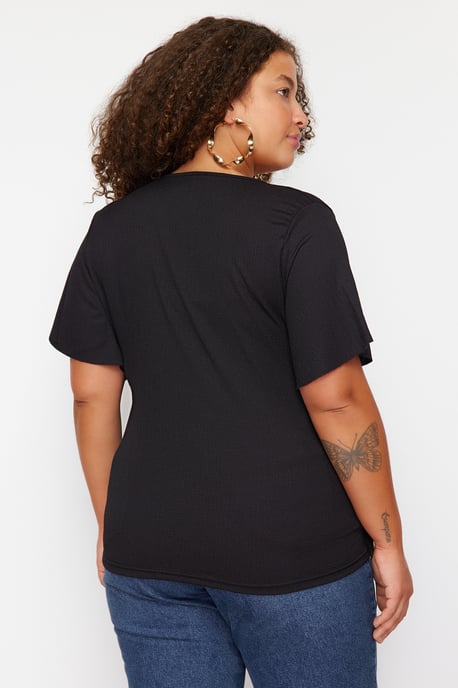 Trendyol Curve Damen Schwarz Einfarbig Kurz Tailliert Große Größen Blusen - Image 3
