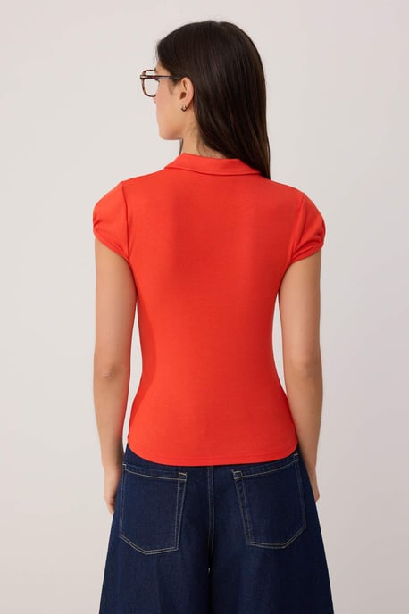 TRENDYOLMİLLA Damen Rot Einfarbig Kurz Tailliert Blusen - Image 3