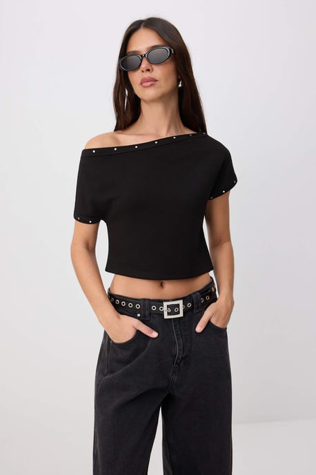 TRENDYOLMİLLA Damen Schwarz Einfarbig Kurz Regular Fit Blusen - Image 4