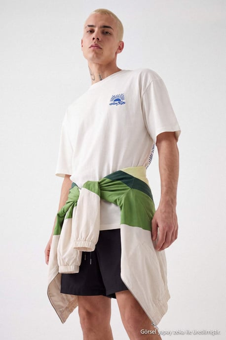 TRENDYOL MAN Jungen Ecru Slogan Kurz Oversize T-Shirts - Image 3