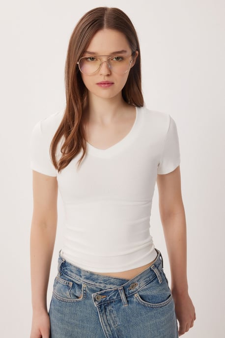 Basic V-Ausschnitt Slim-Fit-T-Shirt - Image 2