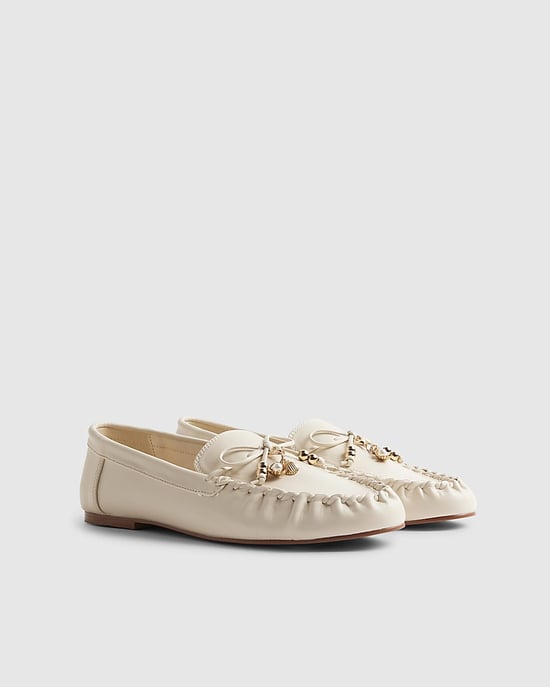 River Island Damen-Loafer Weiß Zierschleife aus Kunstleder - Image 1