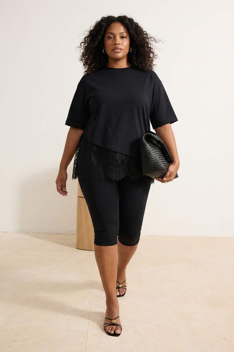 Trendyol Curve Damen Schwarz Einfarbig Kurz Oversize Große Größen T-Shirts - Image 2