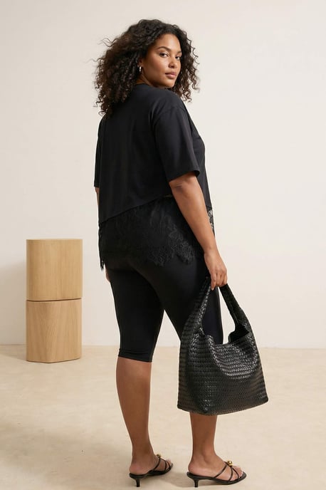 Trendyol Curve Damen Schwarz Einfarbig Kurz Oversize Große Größen T-Shirts - Image 3