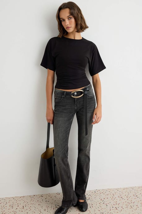 TRENDYOLMİLLA Damen Schwarz Einfarbig Kurz Regular Fit T-Shirts - Image 4