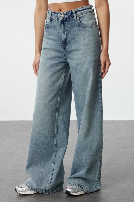 TRENDYOLMİLLA Damen Blau Einfarbig Weites Bein Normale Taille Jeans - Image 2