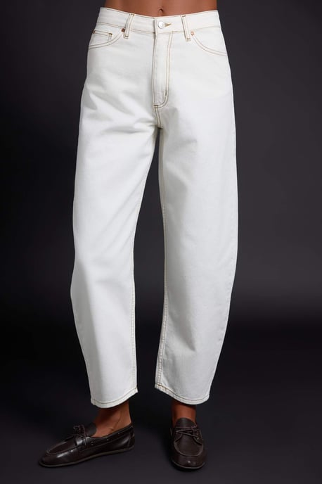 TRENDYOLMİLLA Damen Weiß Einfarbig Barrel Hohe Taille Jeans - Image 2