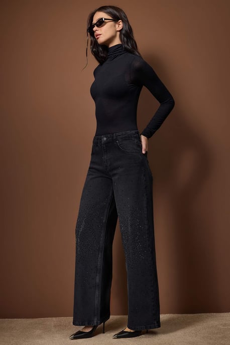 TRENDYOLMİLLA Damen Schwarz Einfarbig Weites Bein Normale Taille Jeans - Image 1