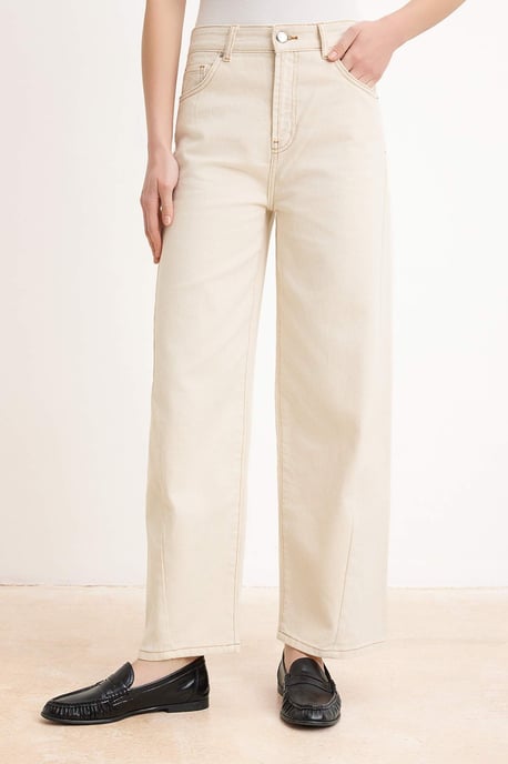 TRENDYOLMİLLA Damen Ecru Einfarbig Barrel Hohe Taille Jeans - Image 2