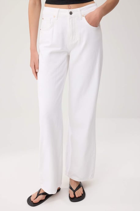 TRENDYOLMİLLA Damen Weiß Einfarbig Weites Bein Hohe Taille Jeans - Image 2