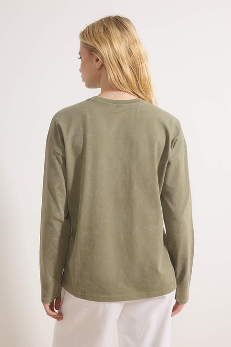 TRENDYOLMİLLA Damen Khaki Einfarbig Lang Relaxed Fit T-Shirts - Image 3