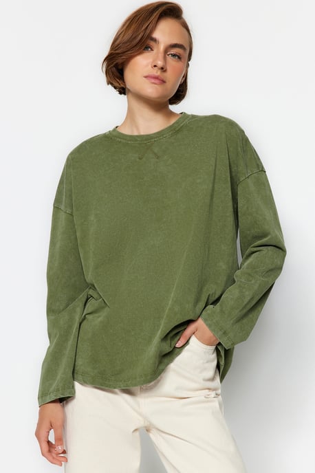 TRENDYOLMİLLA Damen Khaki Einfarbig Lang Relaxed Fit T-Shirts - Image 4
