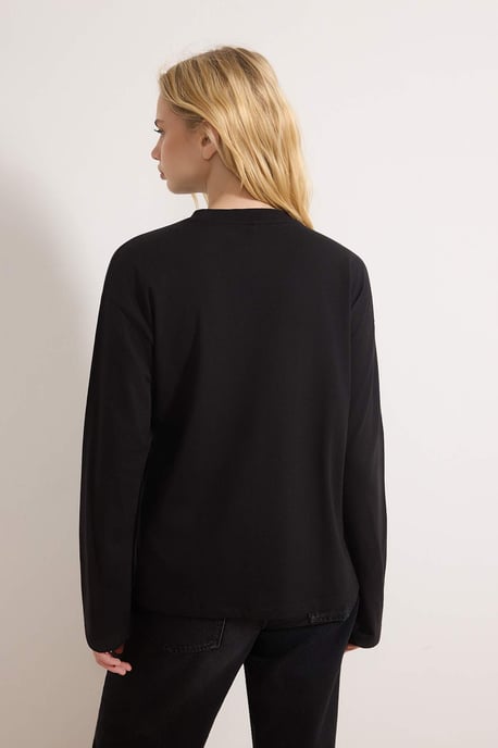 TRENDYOLMİLLA Damen Schwarz Einfarbig Lang Relaxed Fit T-Shirts - Image 3