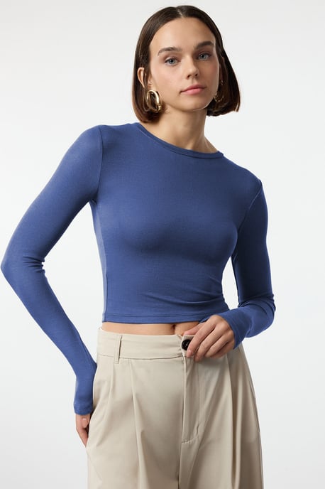 TRENDYOLMİLLA Damen Dunkelblau Einfarbig Lang Tailliert Blusen - Image 1