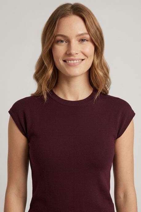 Bordeauxroter Slim-Fit-Pullover mit kurzen Ärmeln - Image 2