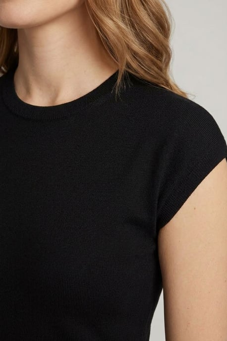 Izabel London Schwarzer Slim-Fit-Jumper mit kurzen Ärmeln - Image 4