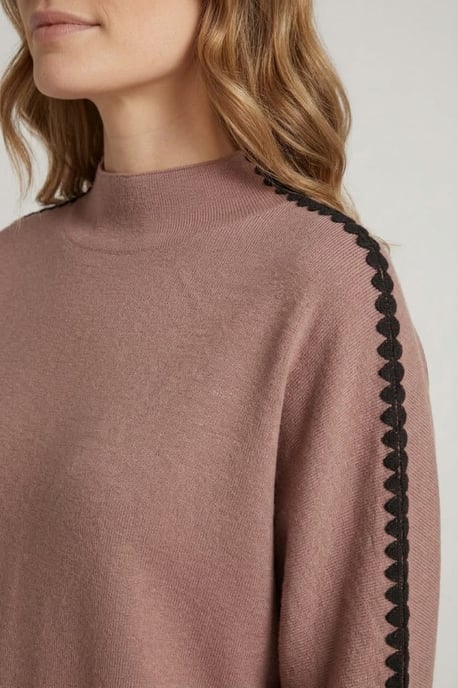Brauner Pullover mit kontrastierendem Besatz und 3/4-Ärmeln - Image 2