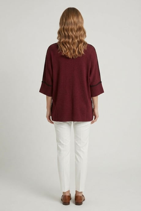 Roter Pullover mit kontrastierenden Details und 3/4-Ärmeln - Image 3