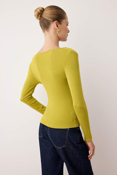 TRENDYOLMİLLA Damen Grün Einfarbig Lang Tailliert Blusen - Image 3