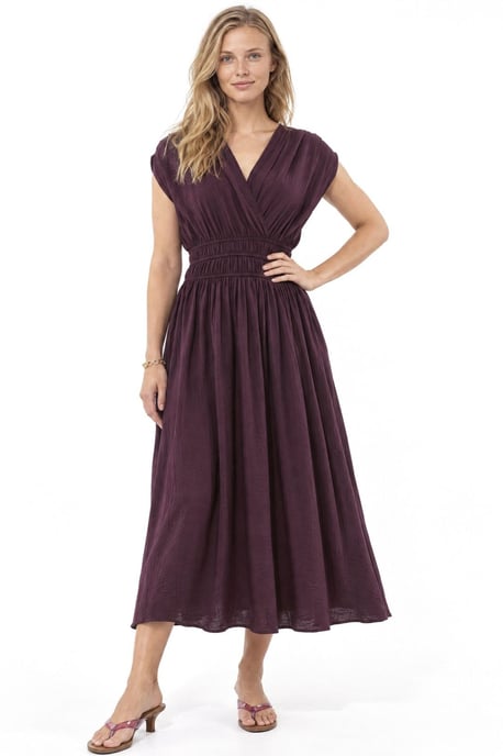 Texturiertes Midikleid mit V-Ausschnitt - Image 1