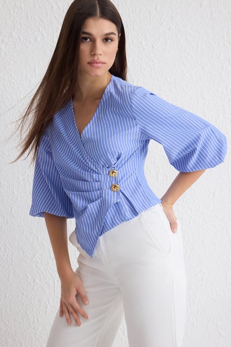 TRENDYOLMİLLA Damen Blau Gestreift 3/4-Arm Tailliert Blusen - Image 2