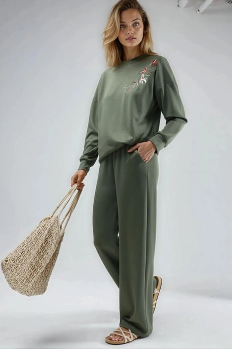 Damen-Zweiteiler im Coordinated Look - Image 5
