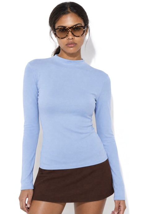 Schmal geschnittene Bluse mit Stehkragen - Image 1