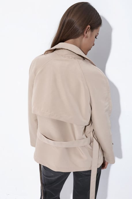 Gürtel-Trenchcoat mit fließendem Fall, kurz - Image 4