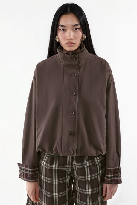 Kurzer Trenchcoat mit Futterdetail - Image 6
