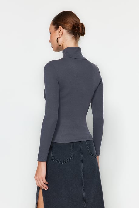 TRENDYOLMİLLA Damen Grau Einfarbig Lang Tailliert Blusen - Image 5