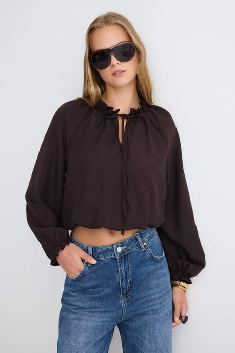 TRENDYOLMİLLA Damen Braun Einfarbig Lang Regular Fit Blusen - Image 1