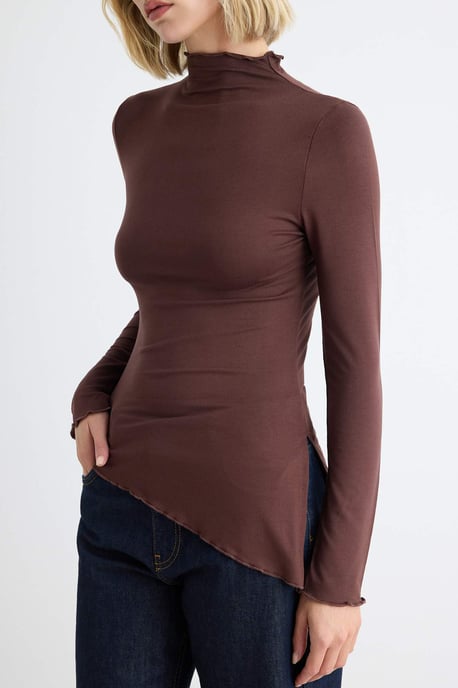 TRENDYOLMİLLA Damen Braun Einfarbig Lang Tailliert Blusen - Image 2