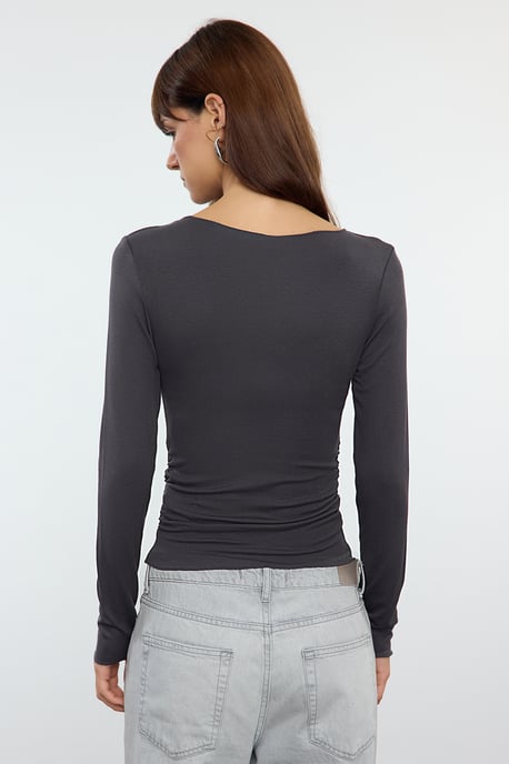 TRENDYOLMİLLA Damen Grau Einfarbig Lang Tailliert Blusen - Image 4
