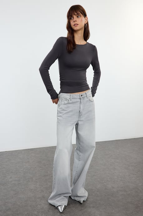 TRENDYOLMİLLA Damen Grau Einfarbig Lang Tailliert Blusen - Image 5