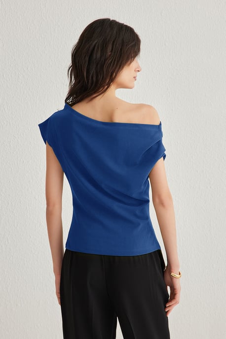 TRENDYOLMİLLA Damen Dunkelblau Einfarbig Kurz Regular Fit Blusen - Image 4