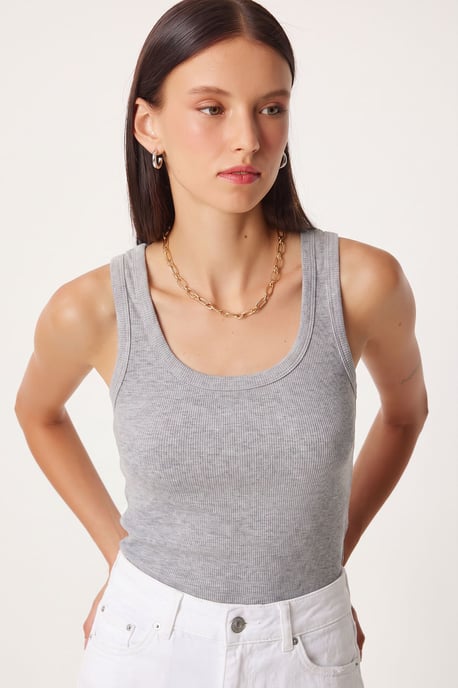 Figurbetontes Baumwoll-Tanktop mit U-Ausschnitt - Image 2