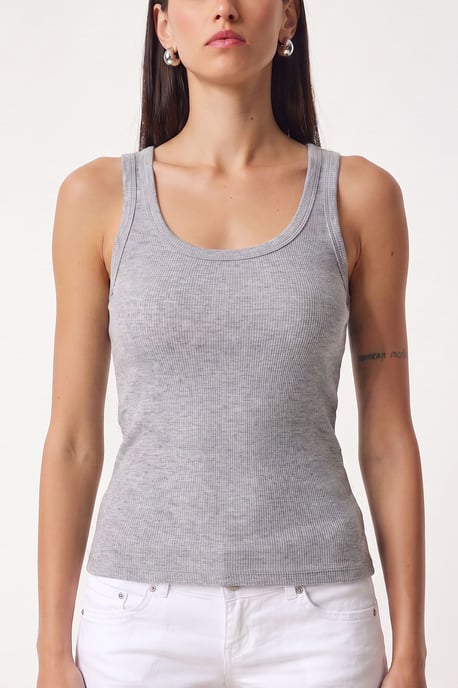 Figurbetontes Baumwoll-Tanktop mit U-Ausschnitt - Image 3