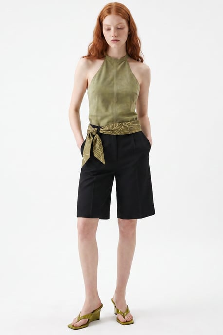 High-Waist Shorts mit weitem Bein und klassischer Schnittführung - Image 4