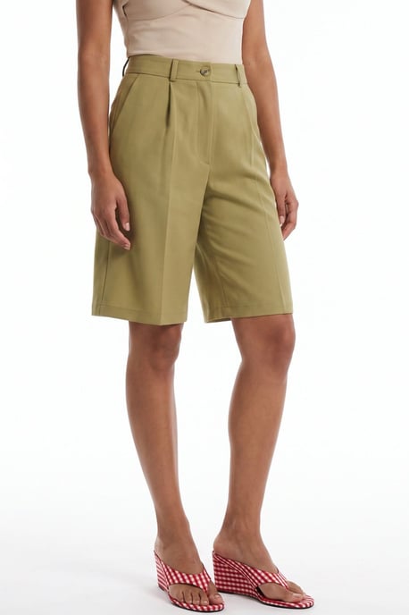 High-Waist Shorts mit weitem Bein und Tailoring - Image 1